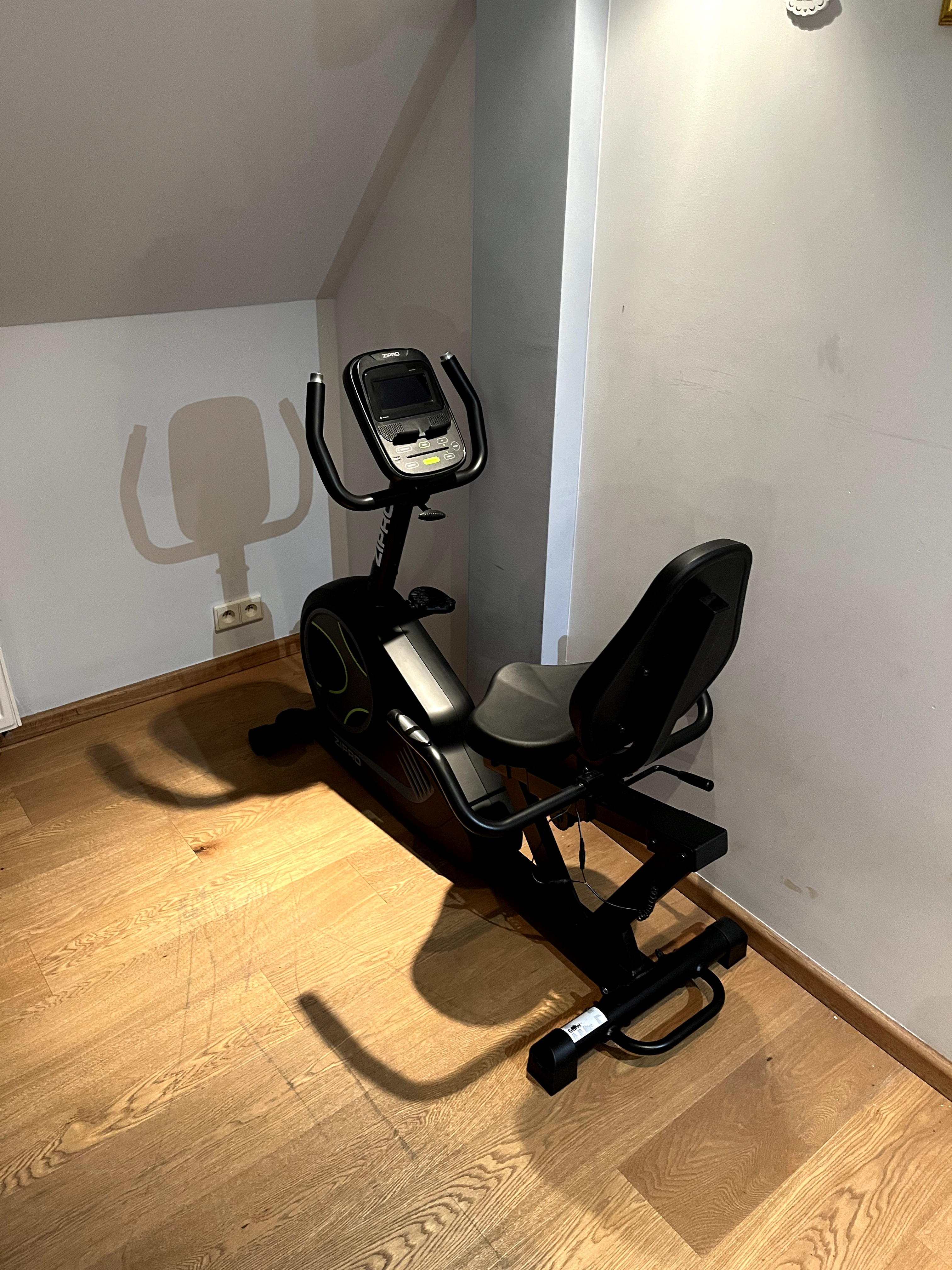 Wymiana łożysk w rowerku treningowym — naprawa przez Gymfix